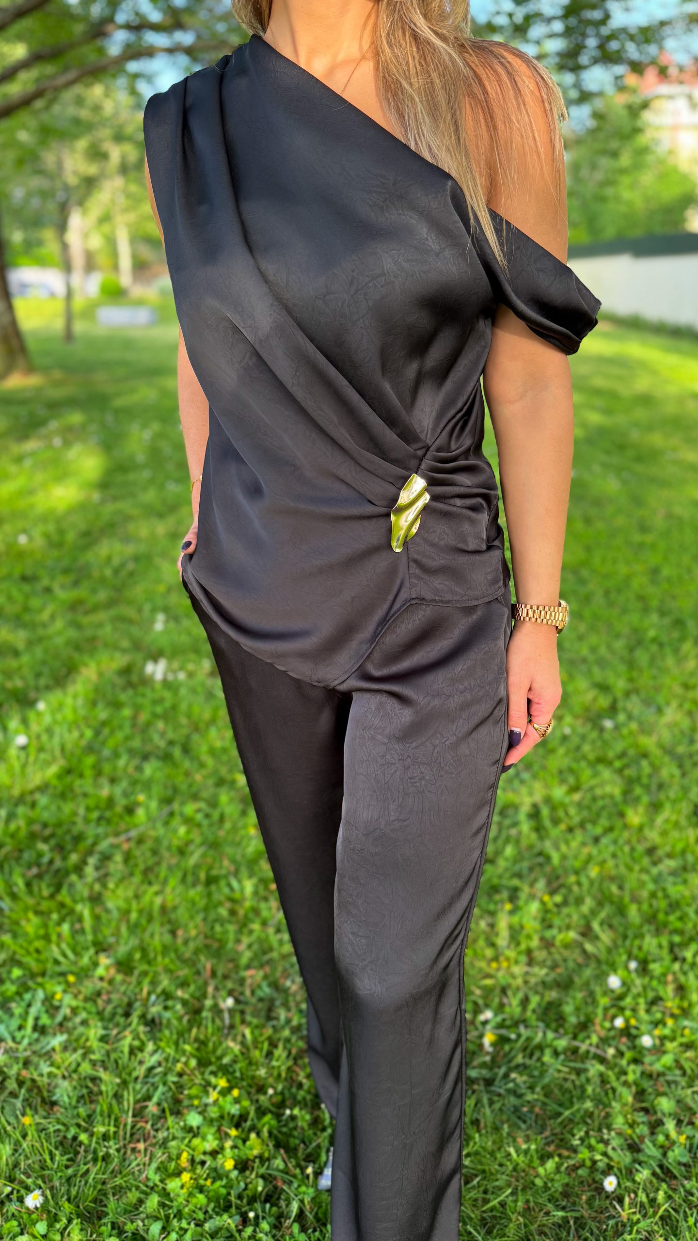 CONJUNTO ACETINADO COM ALFINETE - Image 10