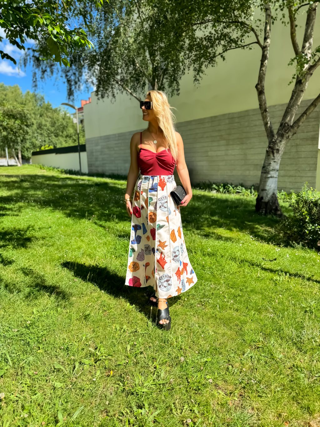 Skirt Sea