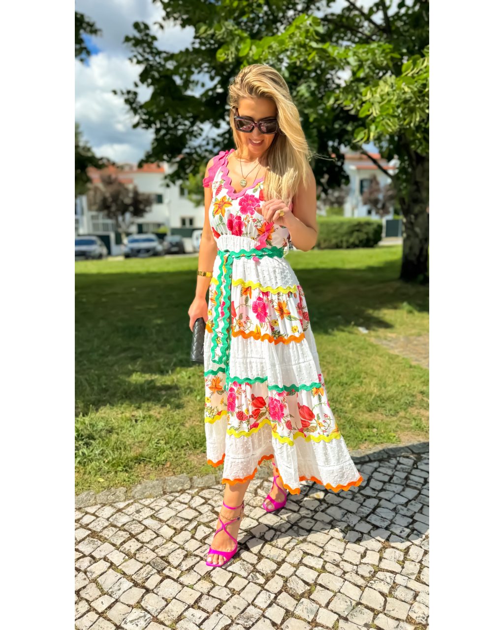 Vestido Branco com Flores